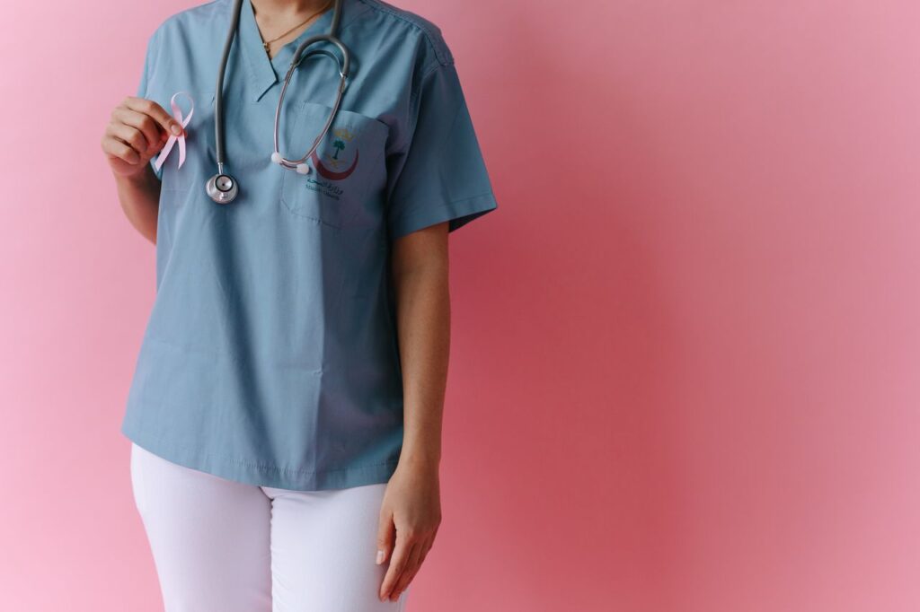 How Are Stylish And Printed Scrub Tops Becoming A Favorite Among Healthcare Professionals Today